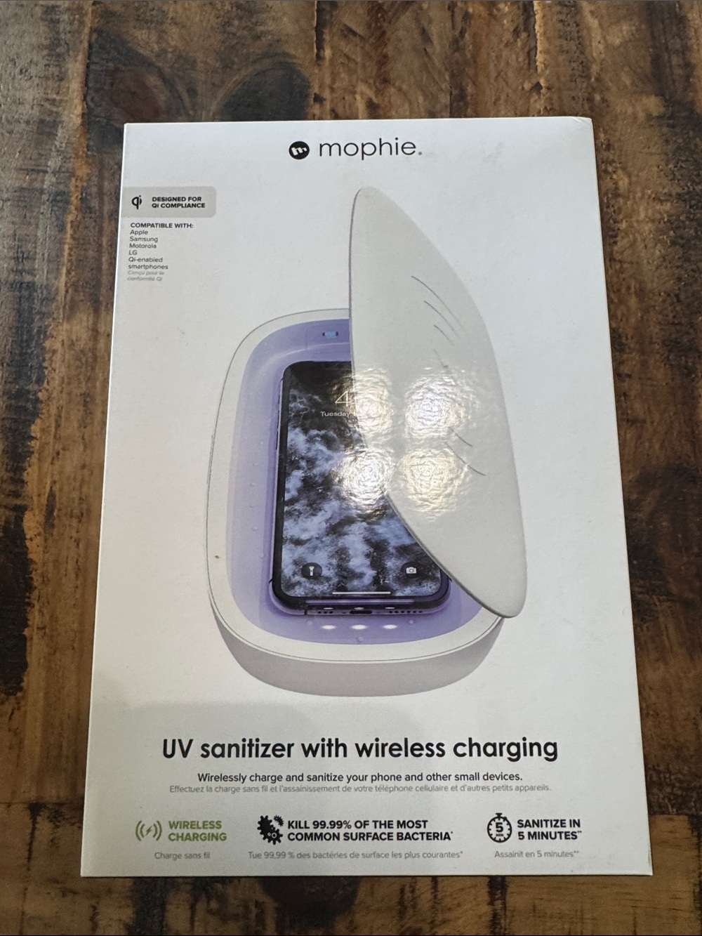 mophie UV Sanitizer & Wireless Charger - White with Purple Interior